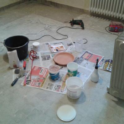 meine kleine Tadelaktbaustelle mit Tonteller zum Üben