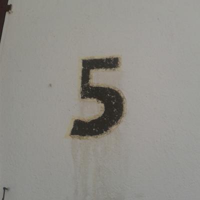 Hausnummer 2. Tag