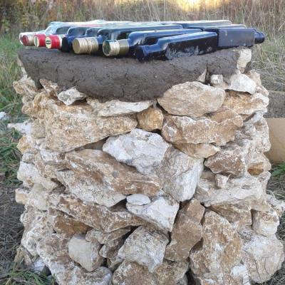 Sockel und Glasflaschenunterboden